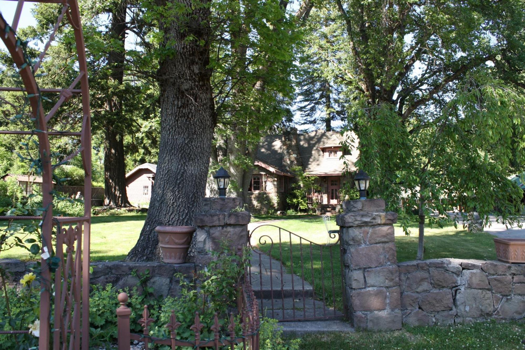 Strawberry Valley Inn Mount Shasta Ngoại thất bức ảnh